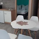 Lux Apartmanhaz *
