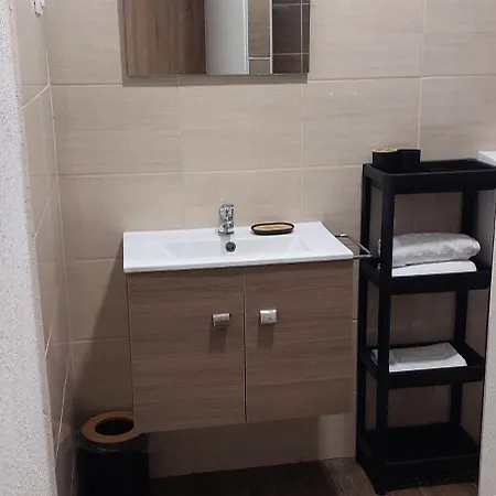Lux Apartmanhaz *