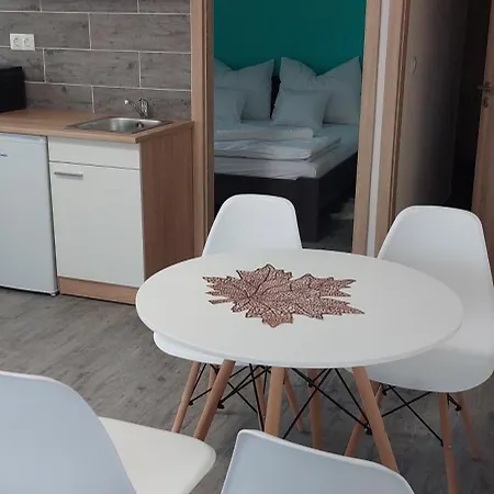 Lux Apartmanhaz *