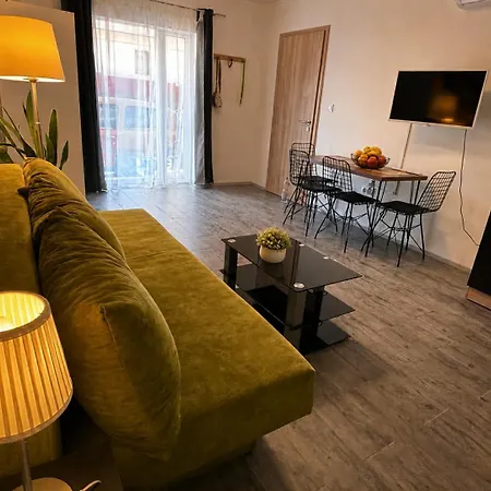 Lux Apartmanhaz Lejlighed *