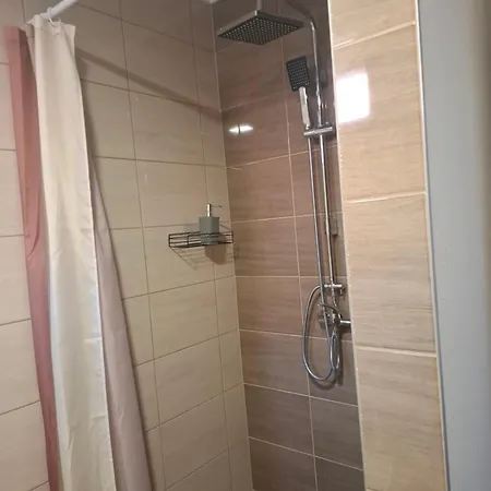 Lux Apartmanhaz דירה *